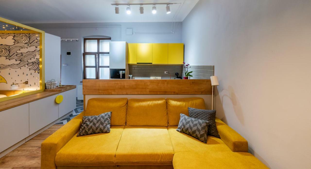 The Yellow Umbrella Studio Cluj-Napoca Exteriör bild