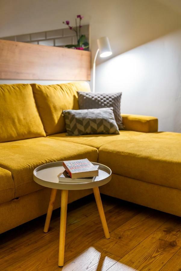 The Yellow Umbrella Studio Cluj-Napoca Exteriör bild