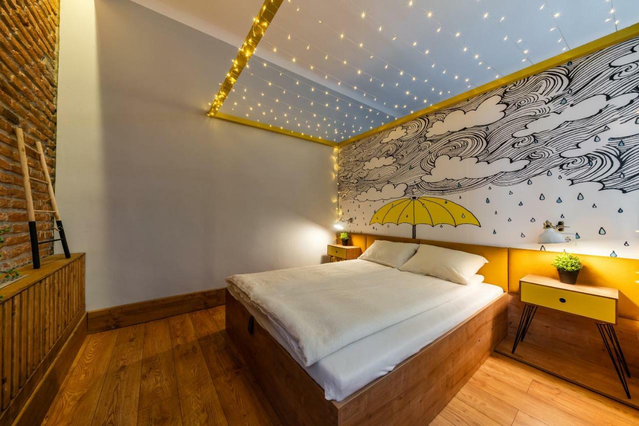 The Yellow Umbrella Studio Cluj-Napoca Exteriör bild